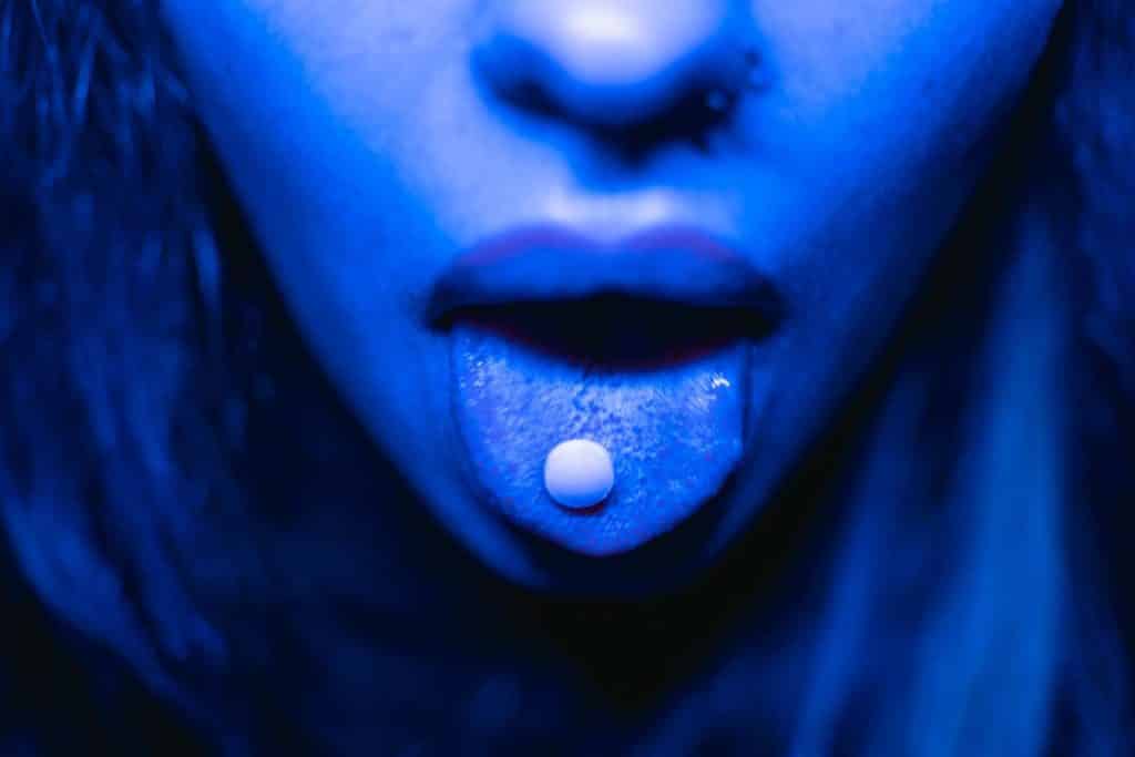 How to Tell if Someone is Addicted to Pain Pills